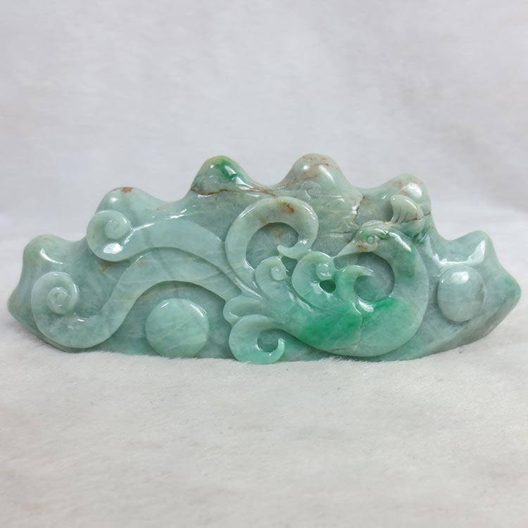 玉器加工：工匠巧手下的艺术瑰宝